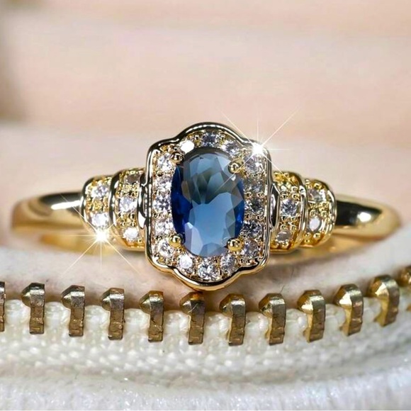 SALE 18k Gold Midnight Blue Topaz Crystal Ring - Picture 1 of 5